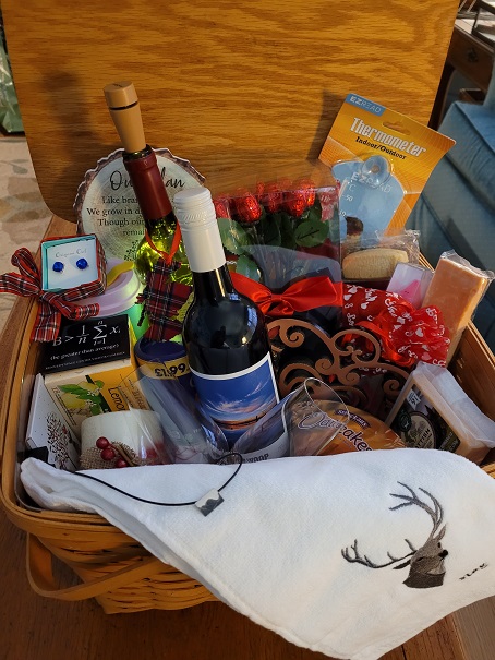 Sweetheart Picnic Basket contents